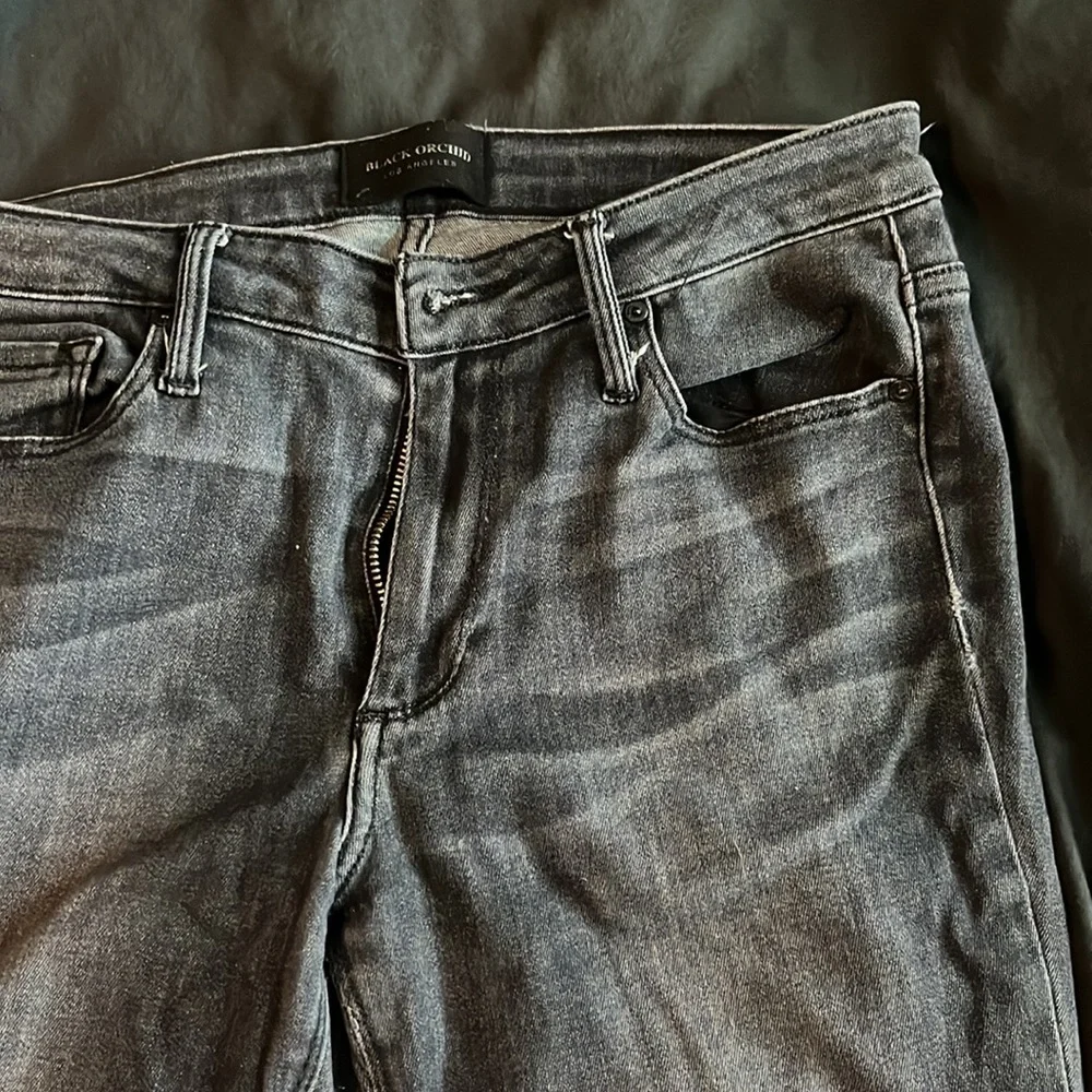 Black Orchid Jude distressed grey jeans - Picture 2 of 5